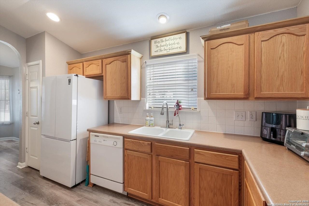 6719 Dragon Crk - Photo 6 of 18