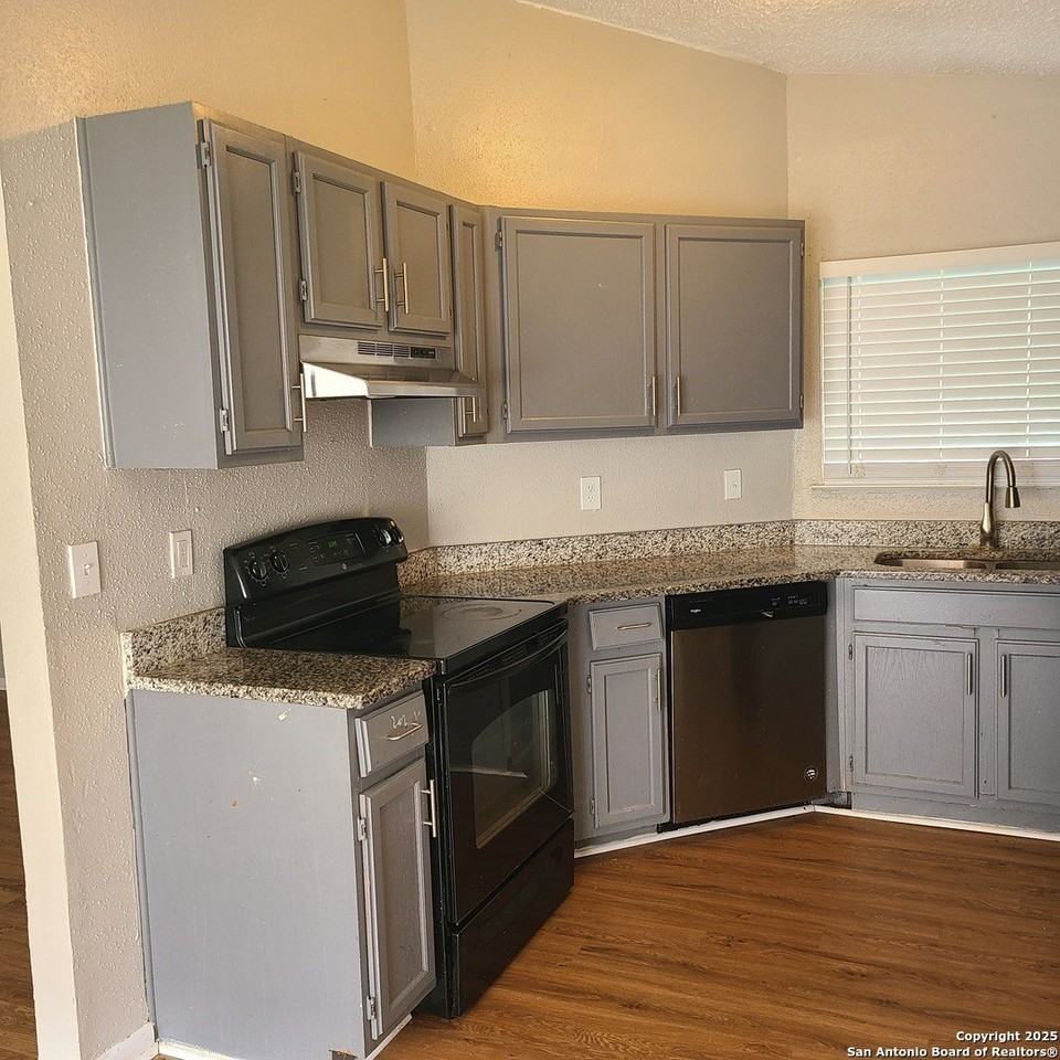 4159 Sunrise Glade Dr - Photo 3 of 15