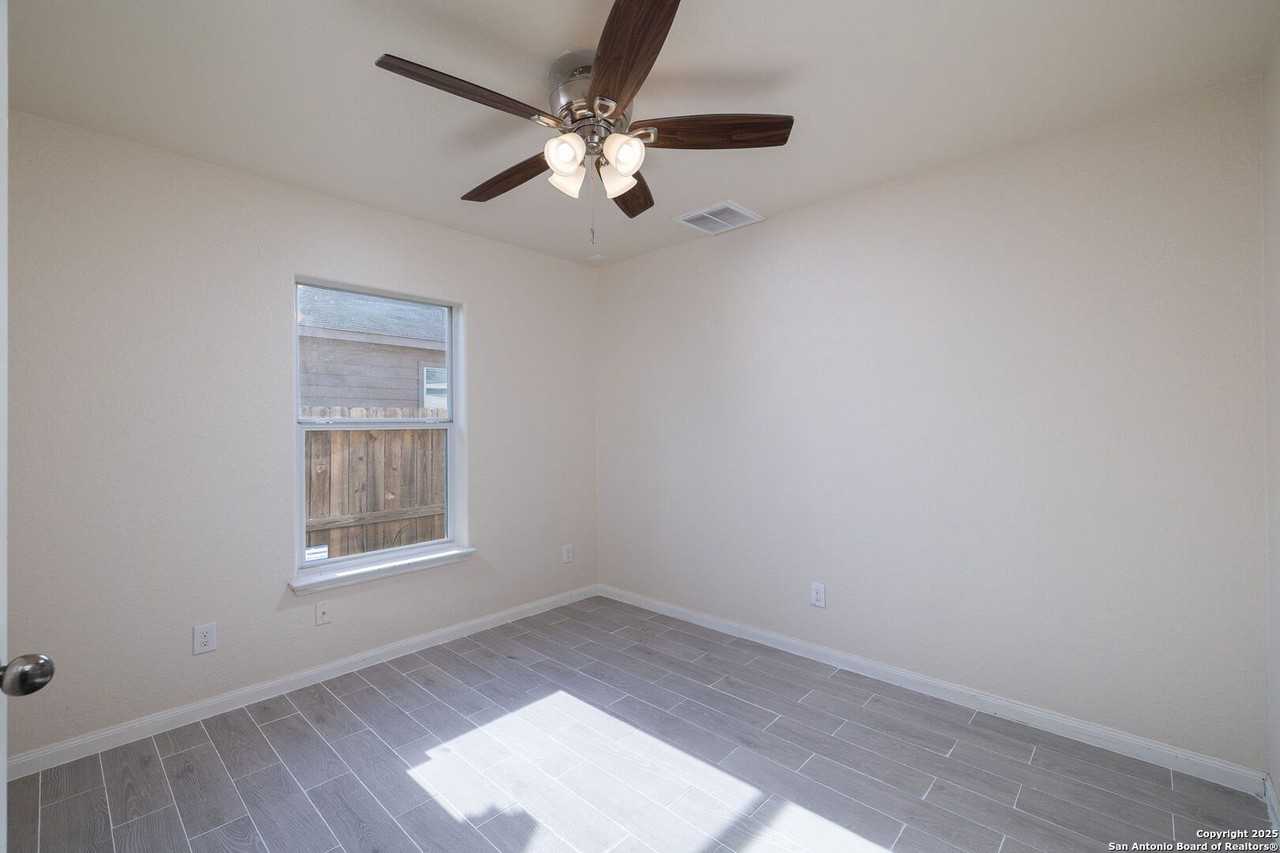 6507 Luckey Sq - Photo 7 of 19