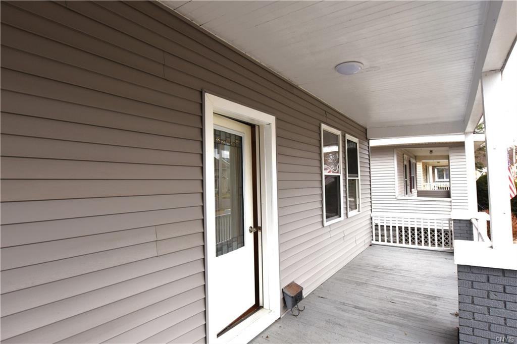 112 Woodlawn Ave W - Photo 2 of 23