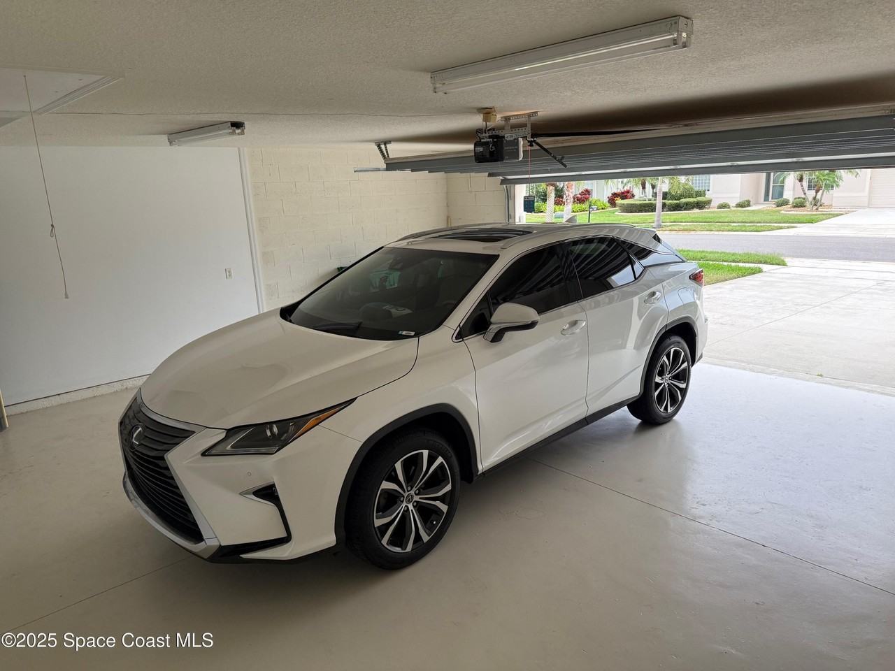 1427 Grand Isle Boulevard - Photo 2 of 20