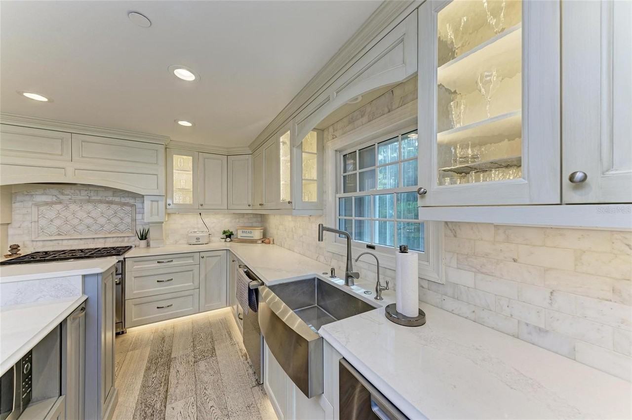 4473 Gulf Of Mexico Dr - Photo 6 of 50