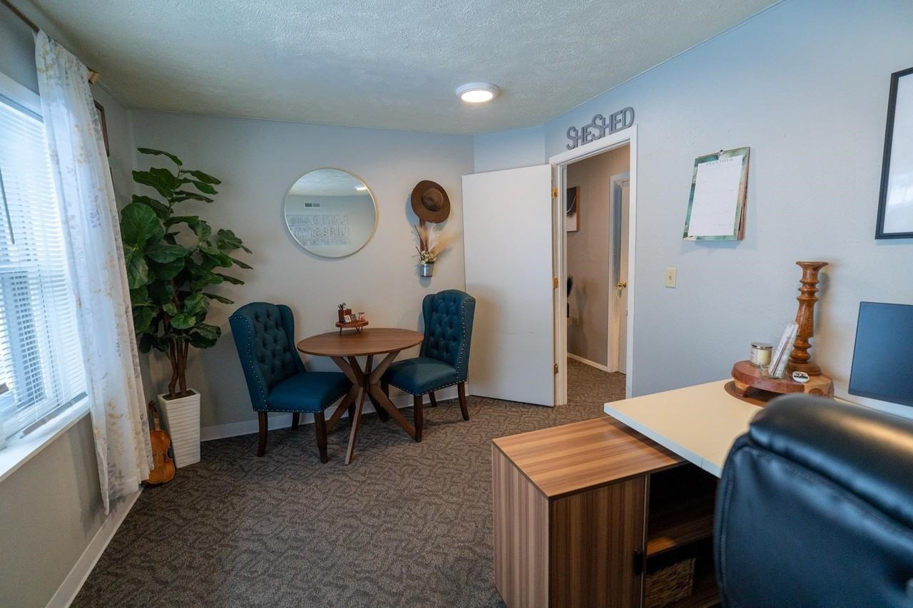 4256 Fox Hills Ct - Photo 4 of 13