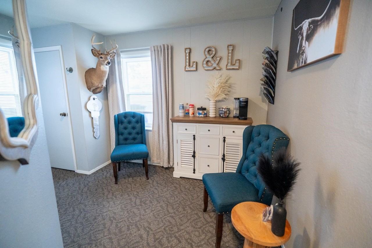 4256 Fox Hills Ct - Photo 5 of 13