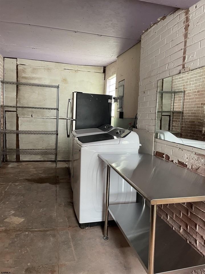 3917 Winchester Avenue - Photo 5 of 23