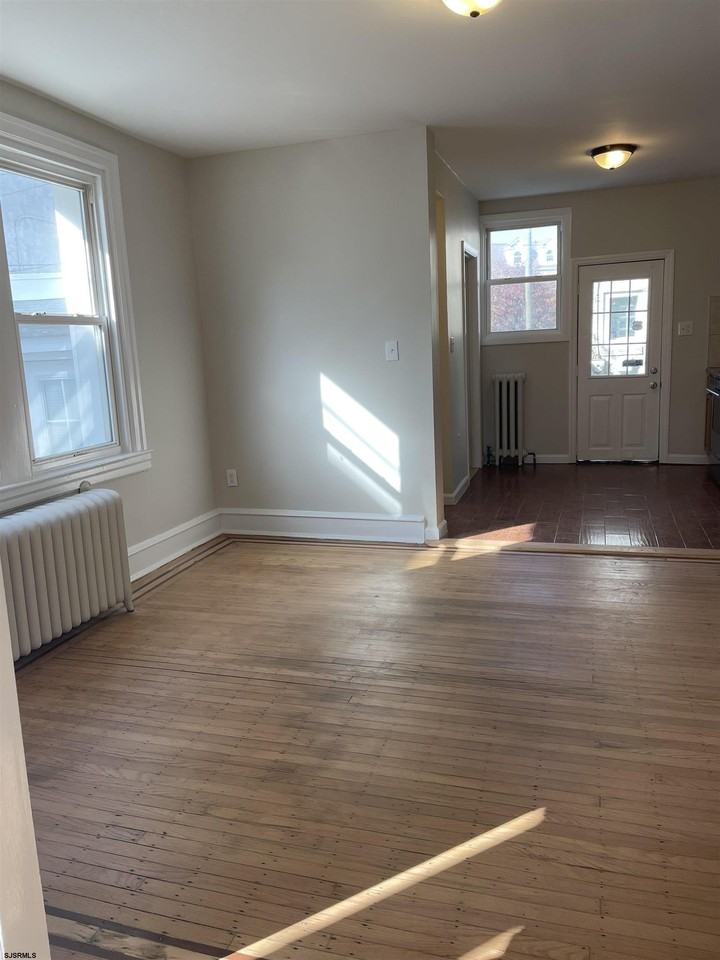 3917 Winchester Avenue - Photo 6 of 23