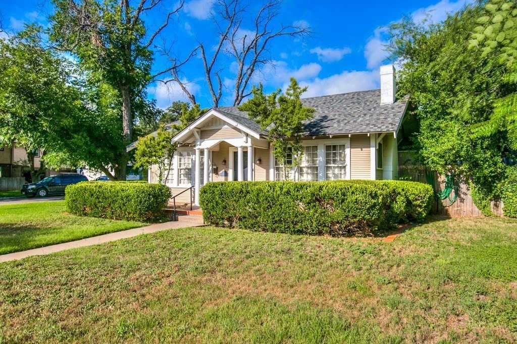 321 S Adams St - Photo 4 of 36