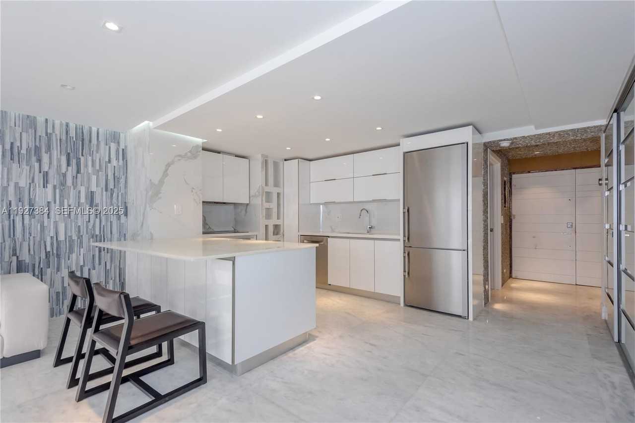 6423 Collins Avenue ##304 - Photo 3 of 13