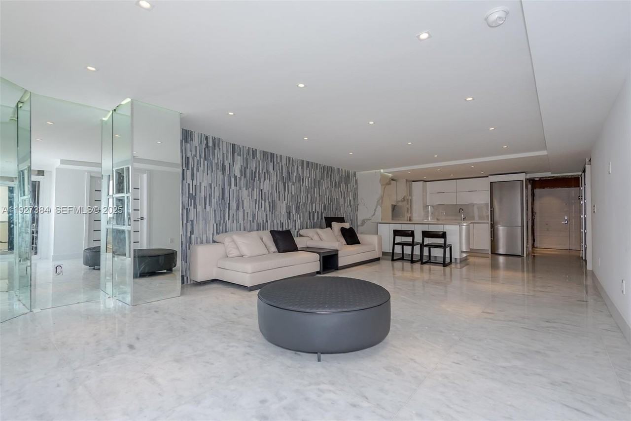 6423 Collins Avenue ##304 - Photo 4 of 13