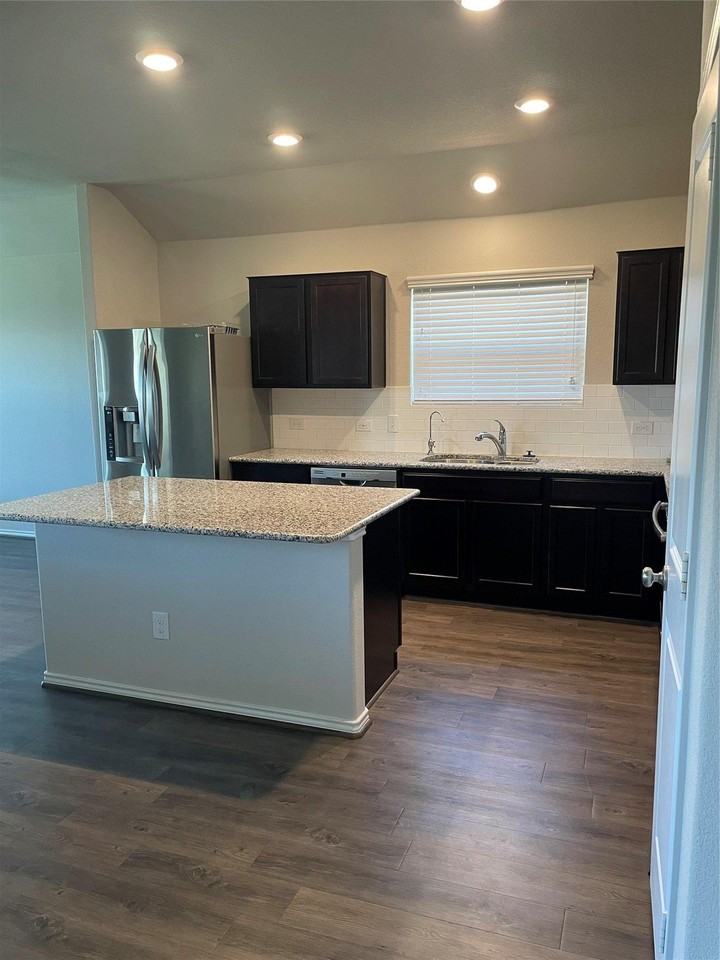 278 Xanadu Dr - Photo 2 of 29