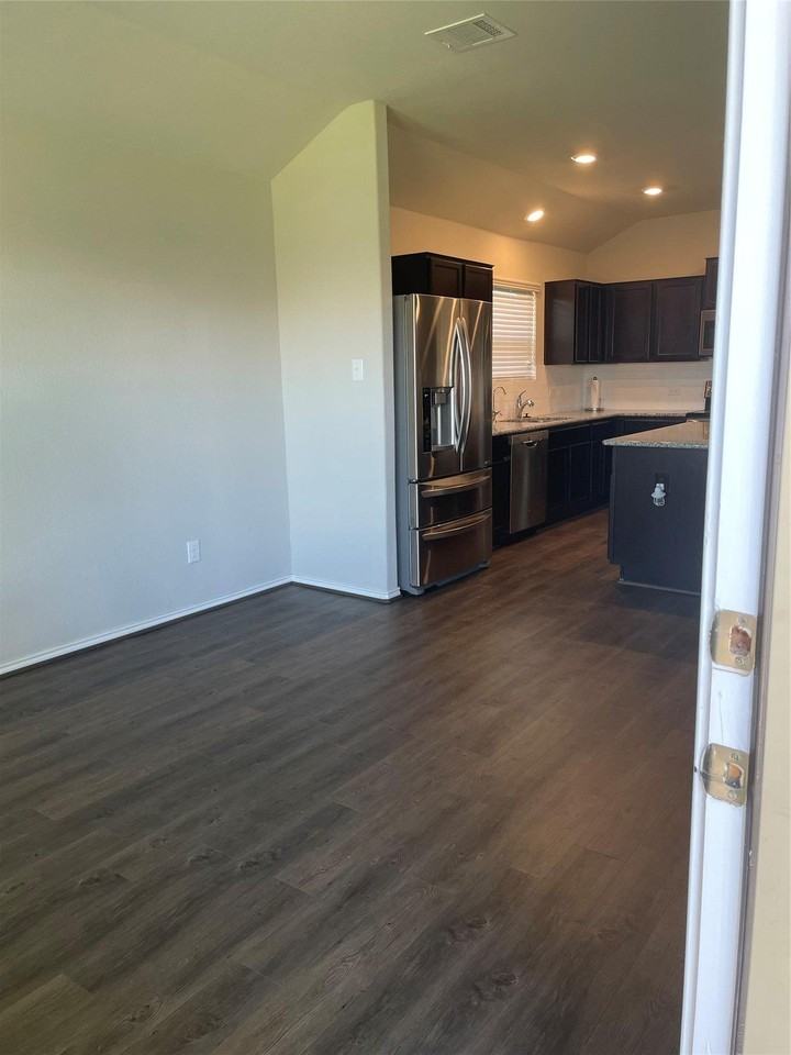 278 Xanadu Dr - Photo 3 of 29