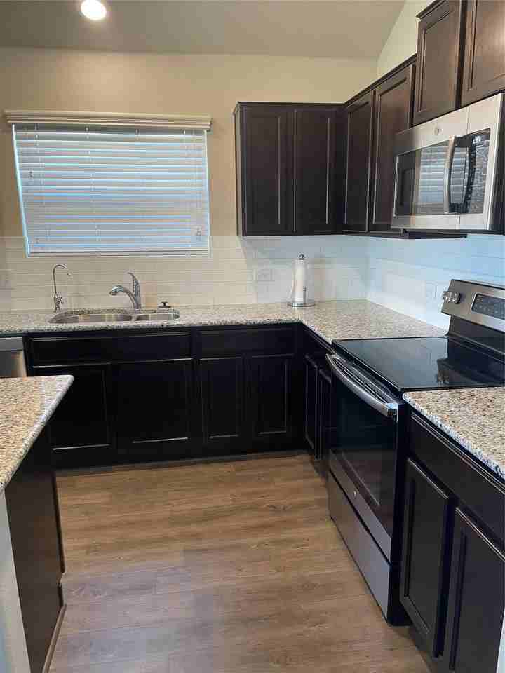 278 Xanadu Dr - Photo 5 of 29