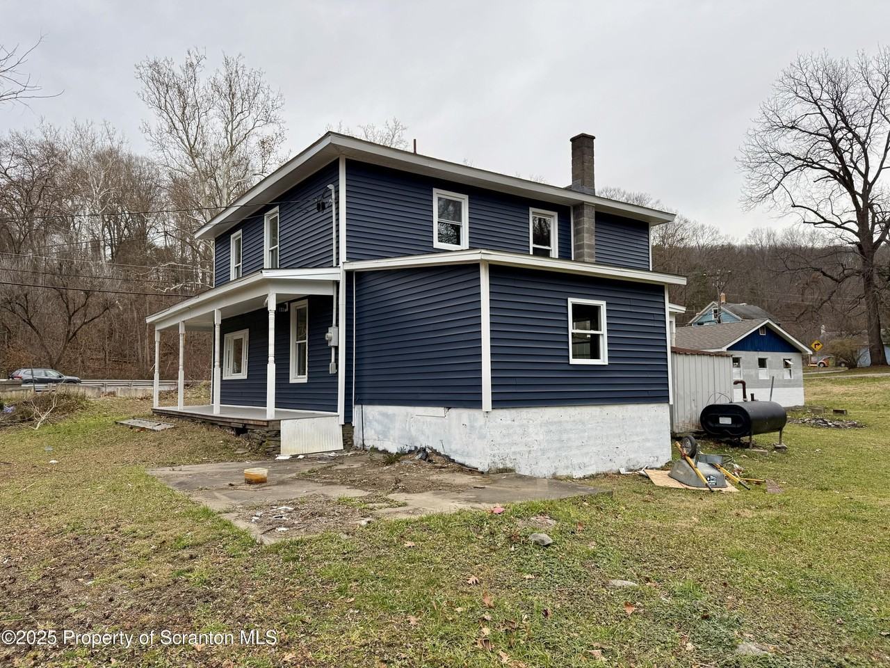 112 Mowry Rd - Photo 5 of 30