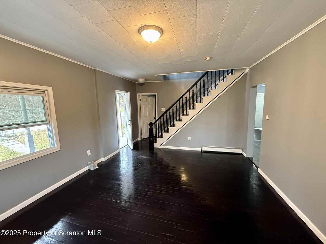 112 Mowry Rd - Photo 6 of 30