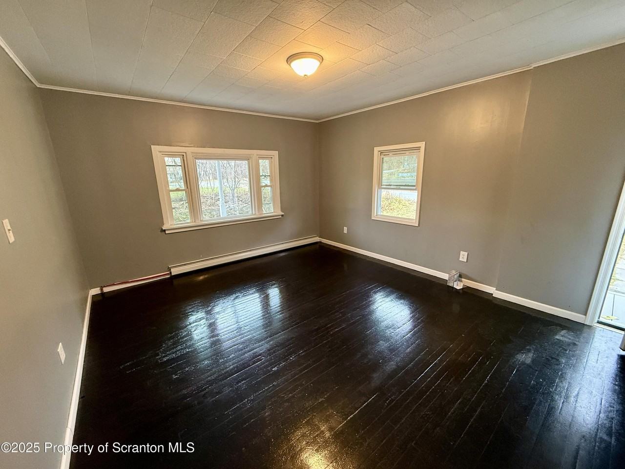 112 Mowry Rd - Photo 7 of 30