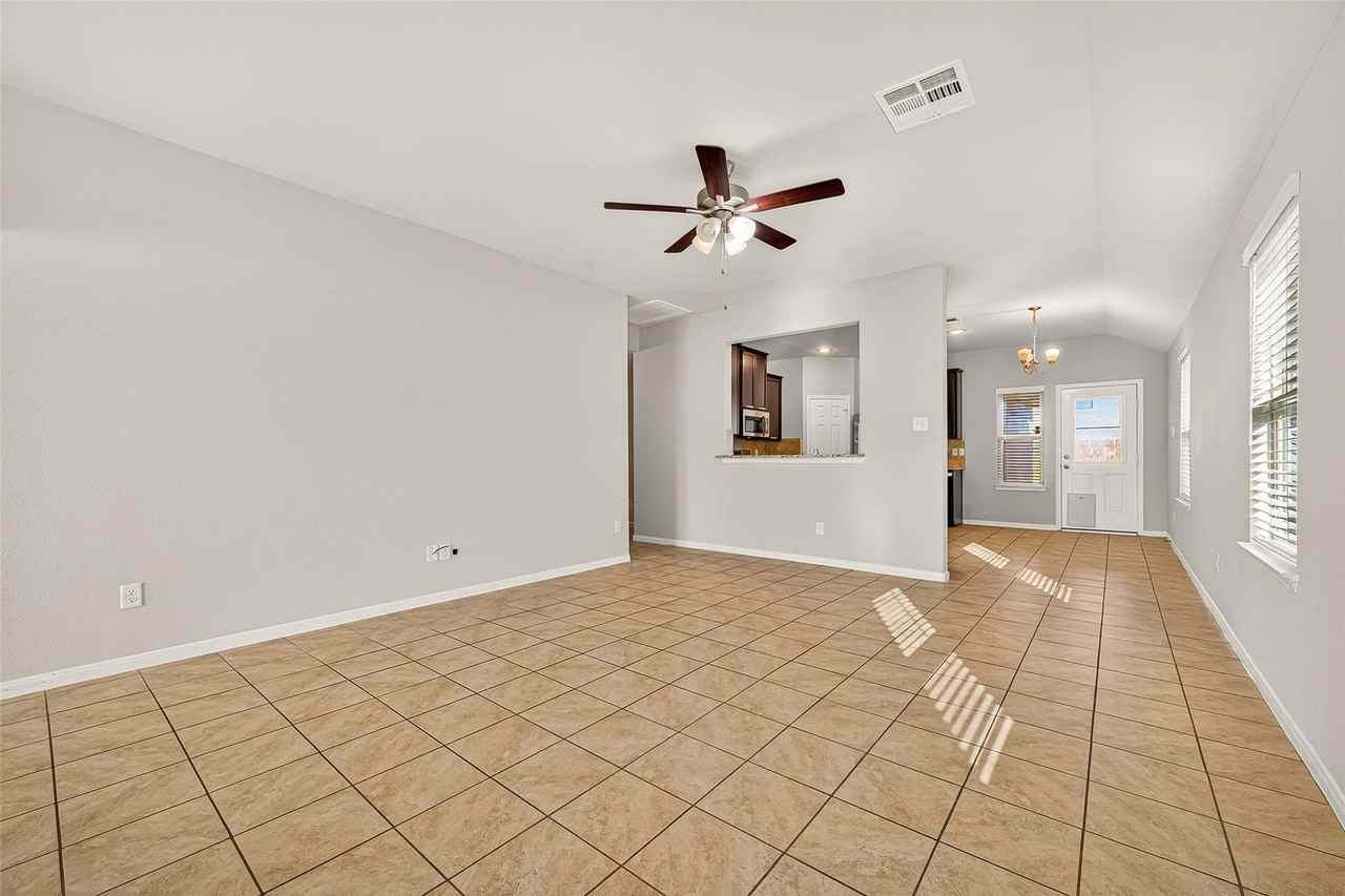 7219 Victorville Drive - Photo 4 of 34