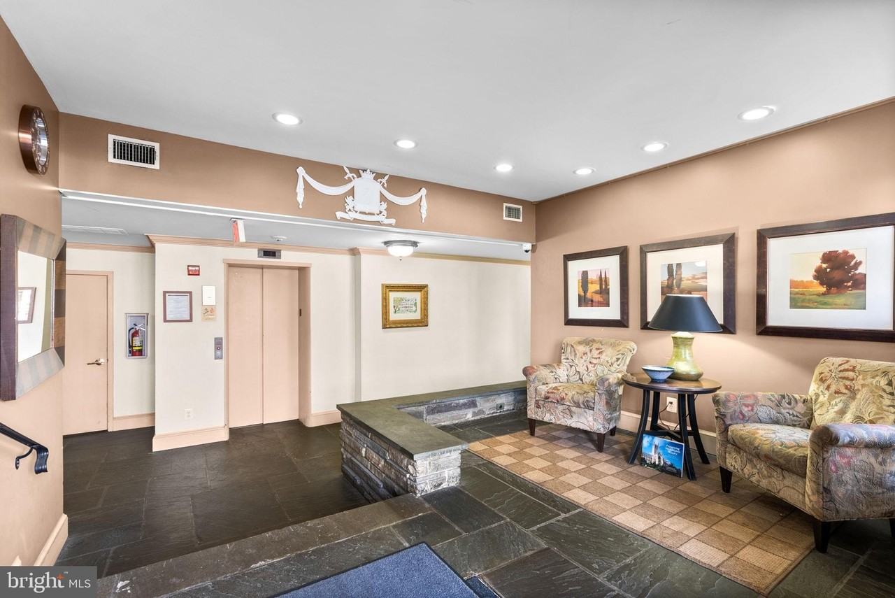 101 North Carolina Avenue Southeast #103 - Photo 3 of 19