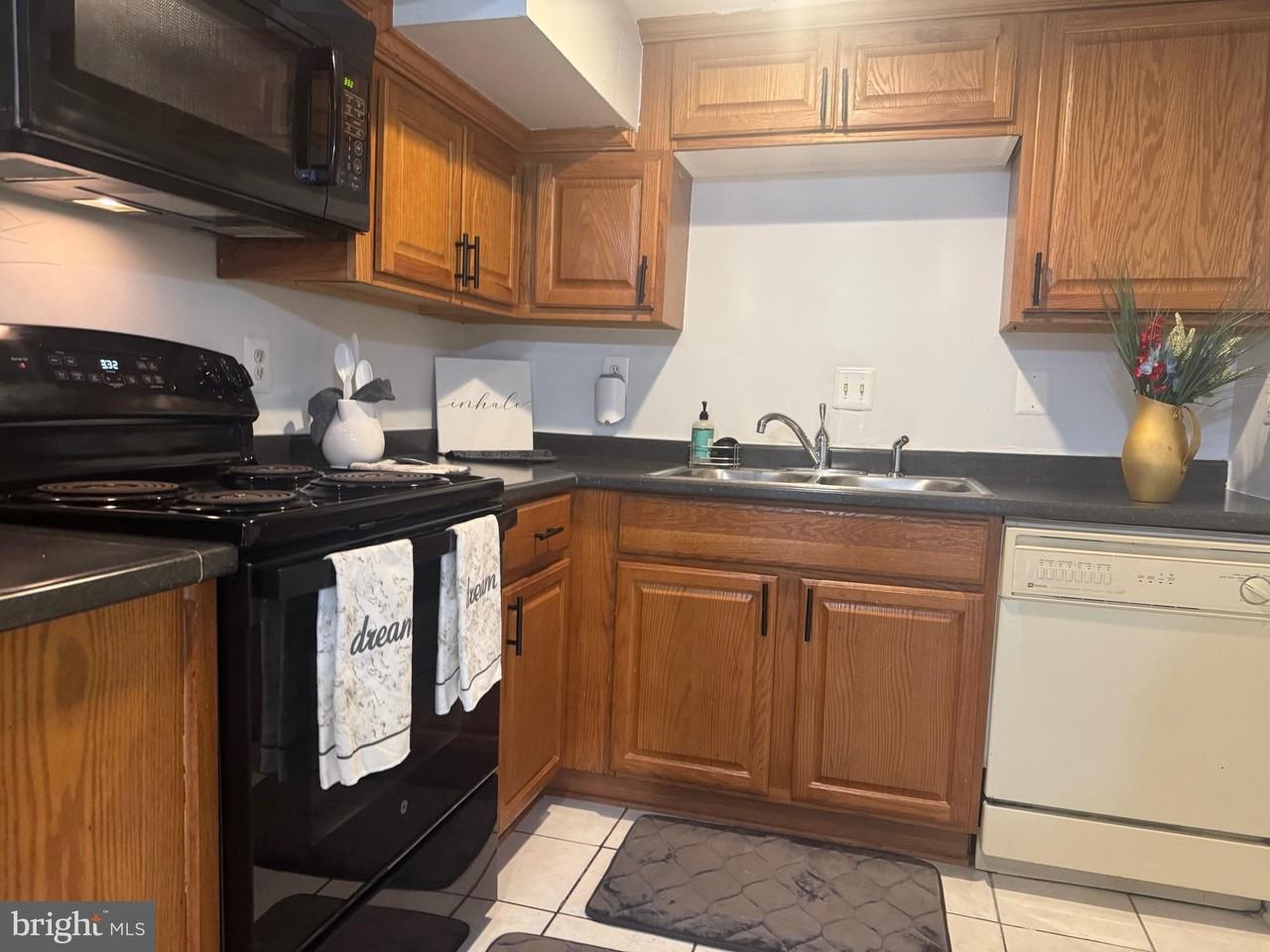 45 Rhode Island Avenue Northwest - Photo 5 of 17