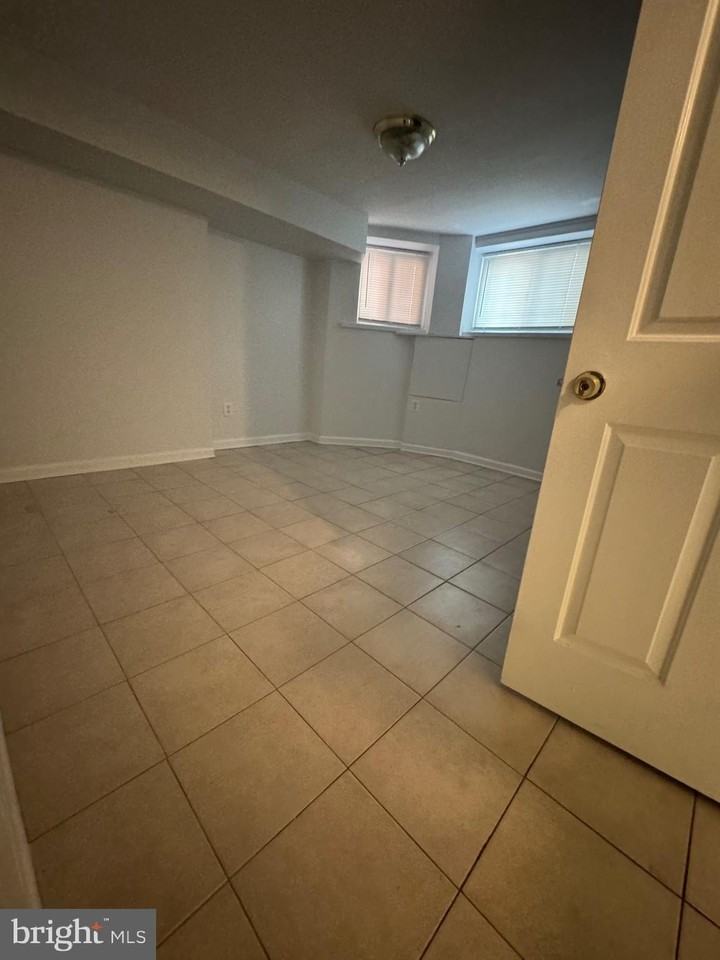 45 Rhode Island Avenue Northwest - Photo 7 of 17