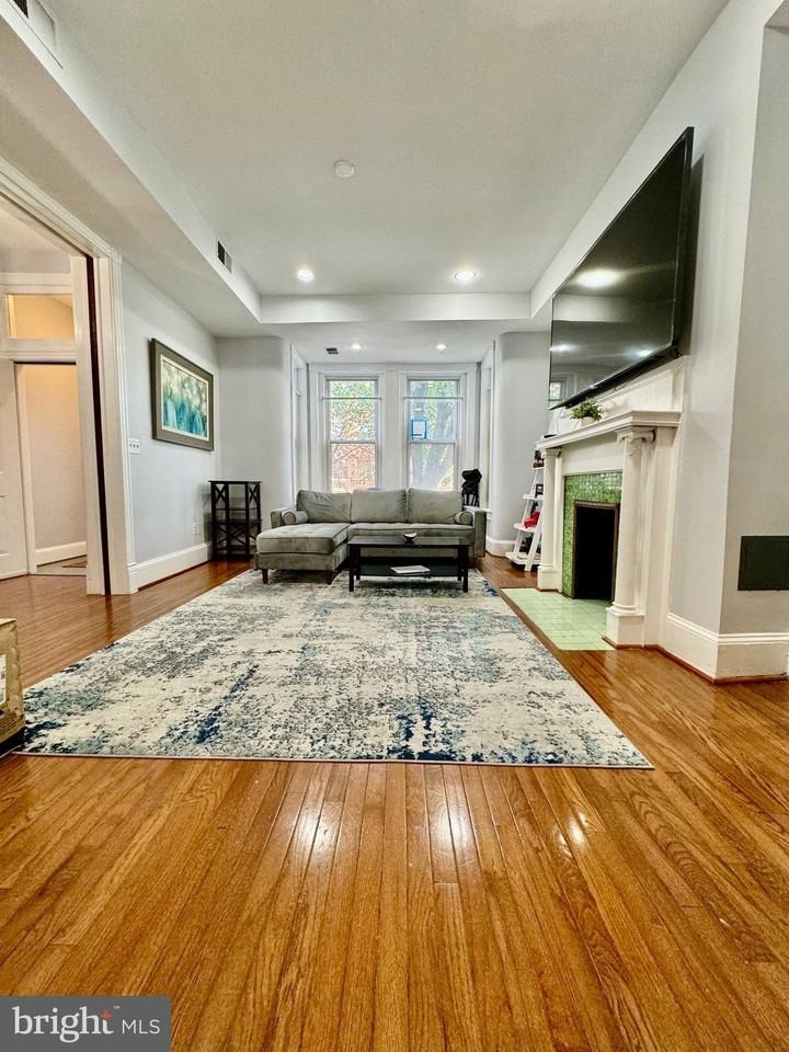 2206 1st Street Northwest #A - Photo 5 of 31