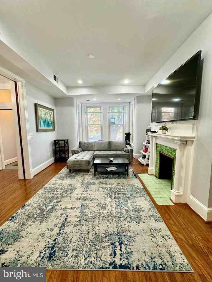 2206 1st Street Northwest #A - Photo 6 of 31