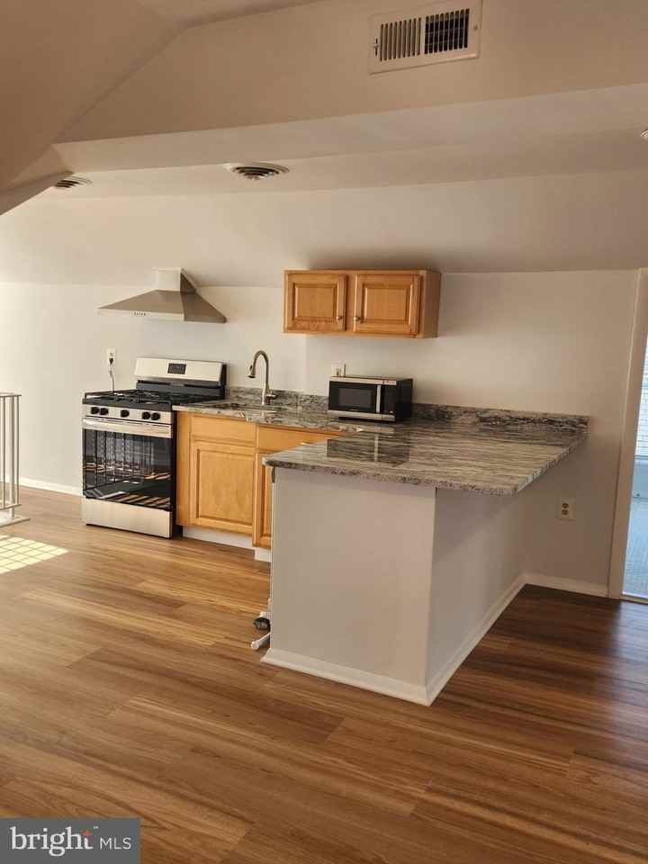 809 Bay Ridge Ave Apt 3 #3 - Photo 5 of 16