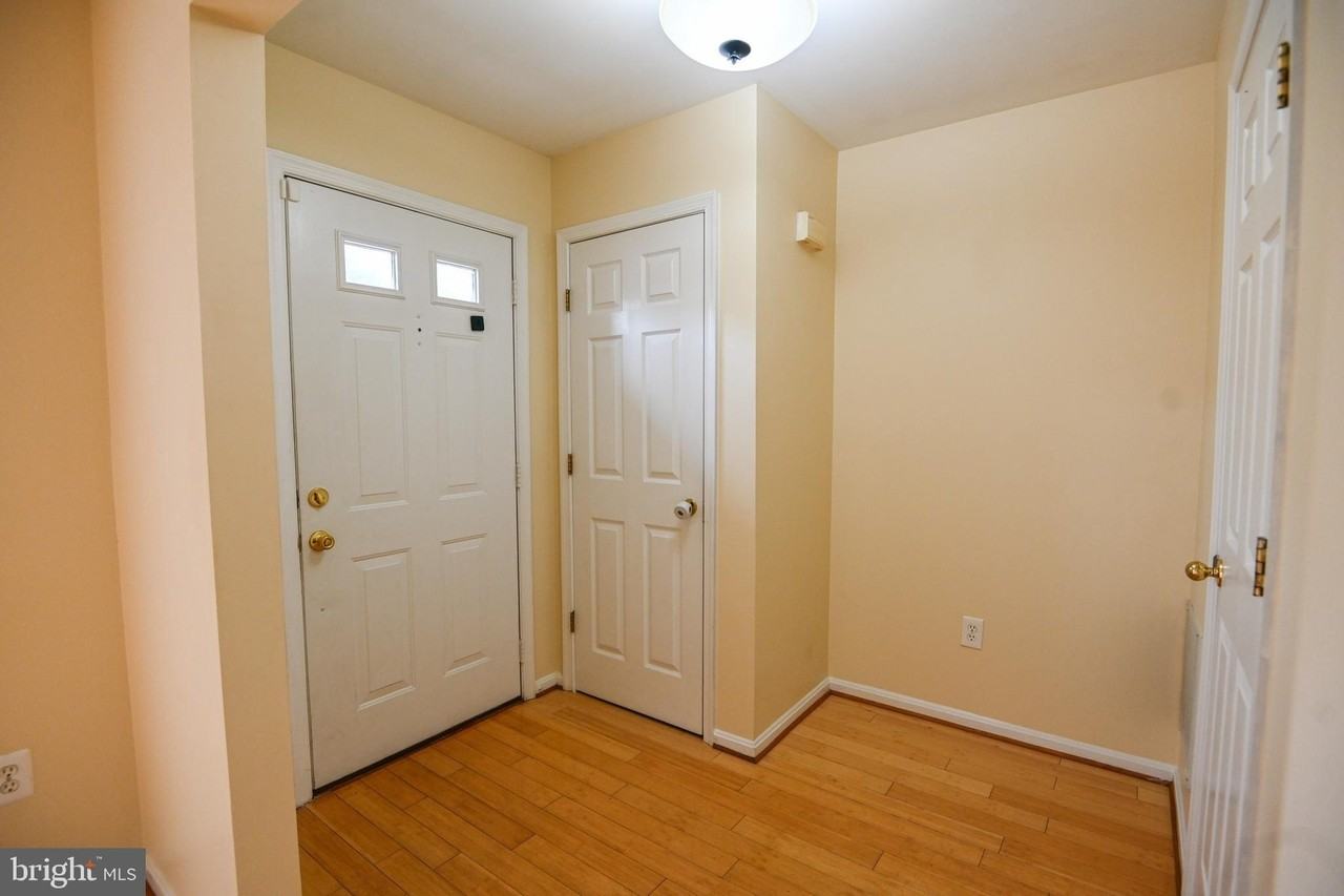 207 Edge Creek Ln - Photo 4 of 23