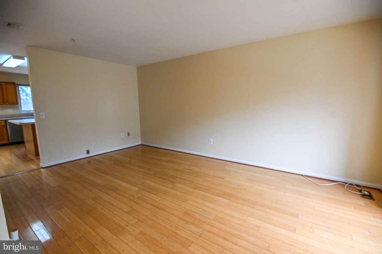 207 Edge Creek Ln - Photo 5 of 23