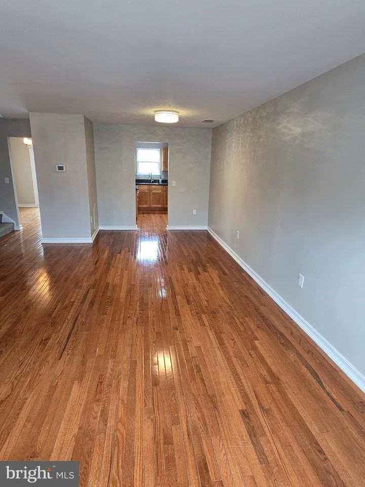 1105 Simsbury Ct - Photo 7 of 15