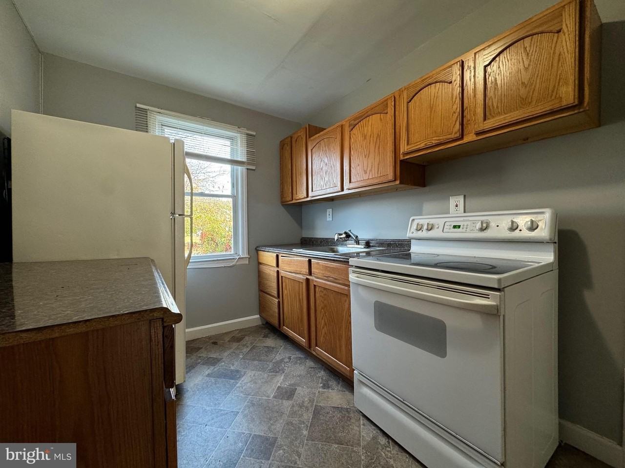 320 Sollers Point Road - Photo 7 of 16