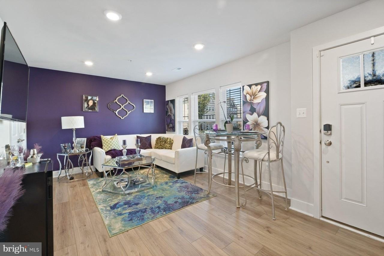 6960 Farragut Drive - Photo 2 of 25