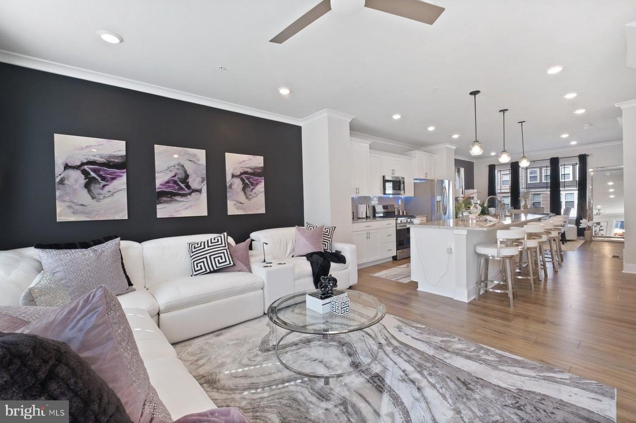 6960 Farragut Drive - Photo 7 of 25