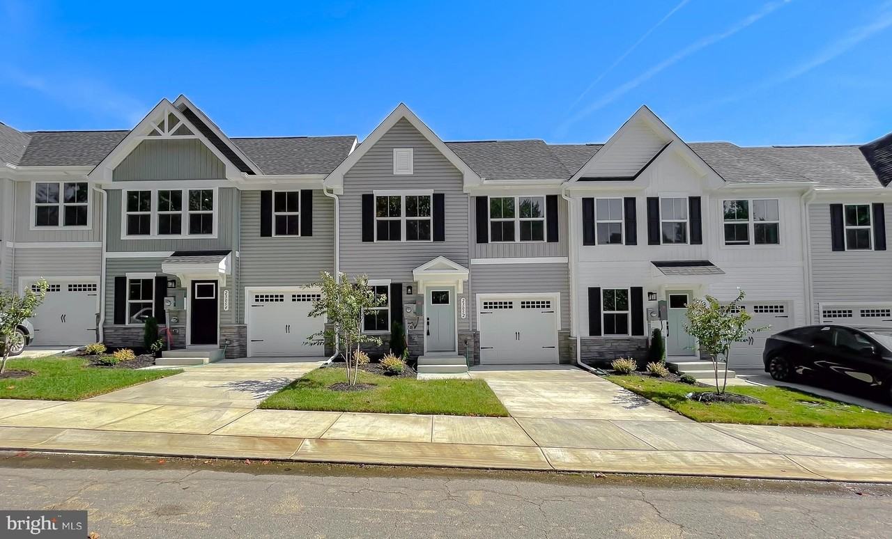 23052 Wetstone Lane #C - Photo 4 of 35