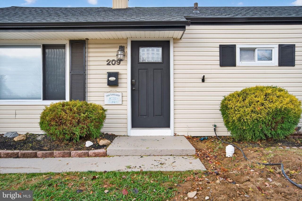 209 Trenton Road - Photo 3 of 25