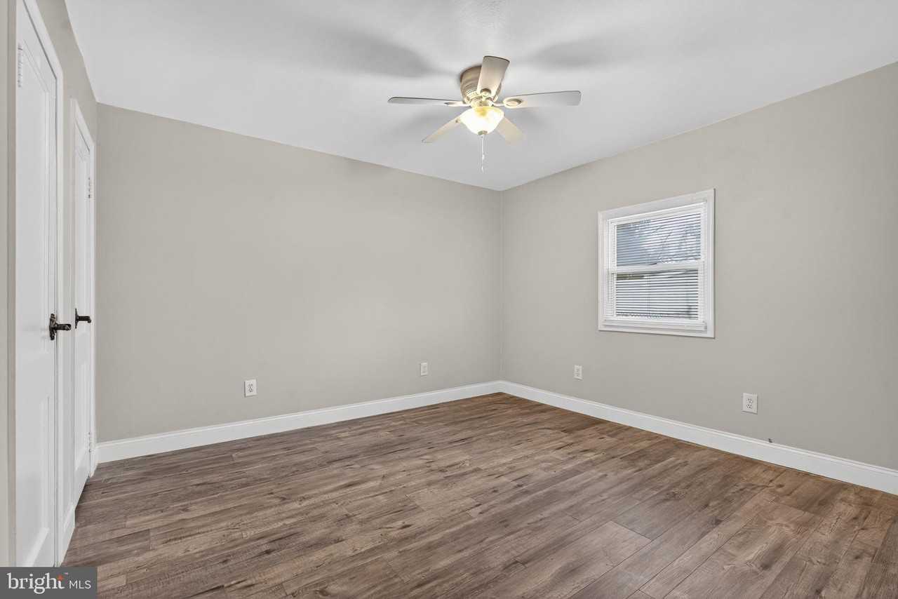 209 Trenton Road - Photo 7 of 25