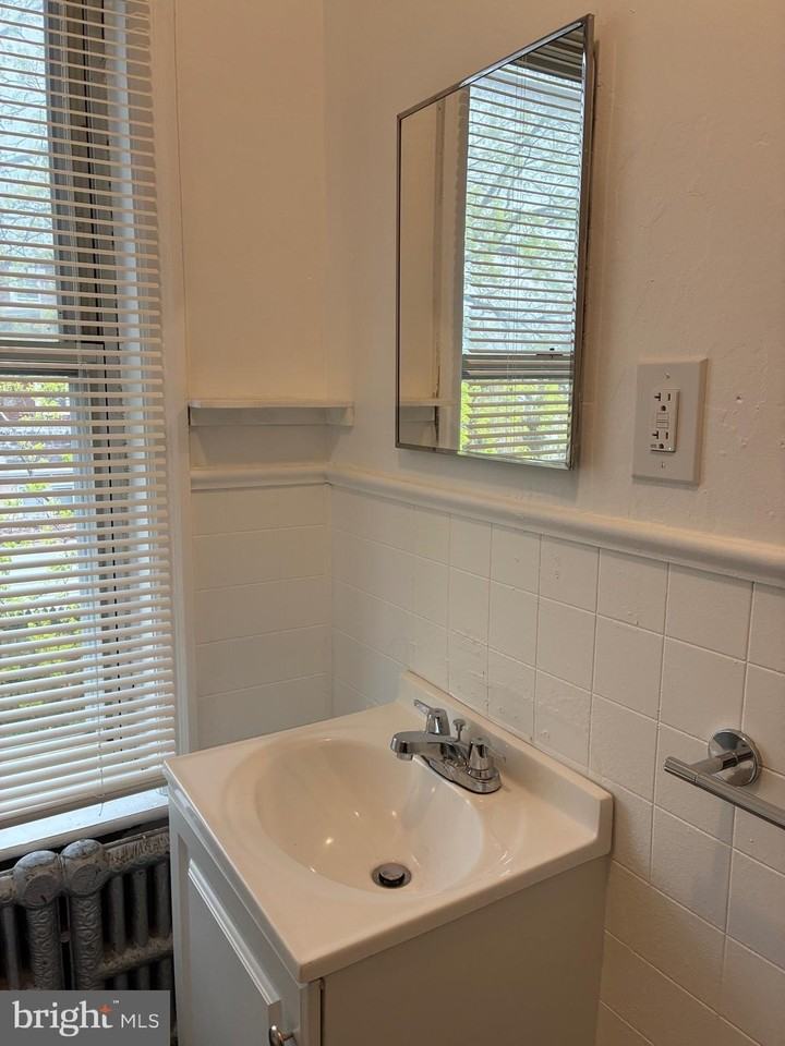 120 Francis Street #1 - Photo 6 of 11