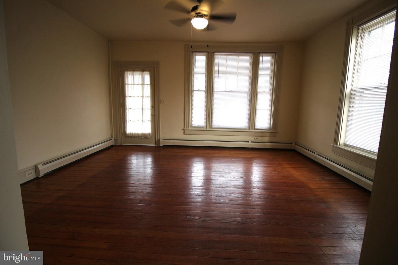 254 S Railroad Ave - Photo 2 of 11