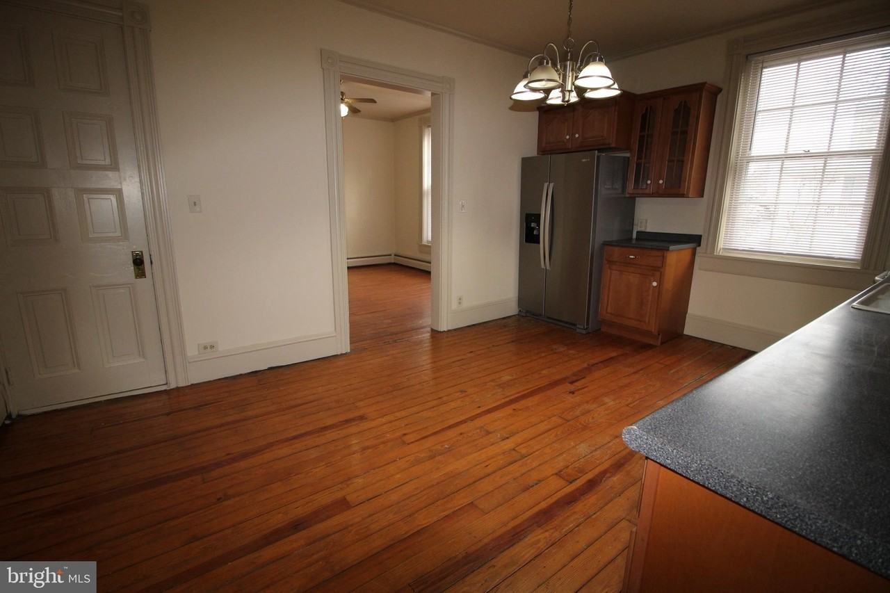 254 S Railroad Ave - Photo 4 of 11