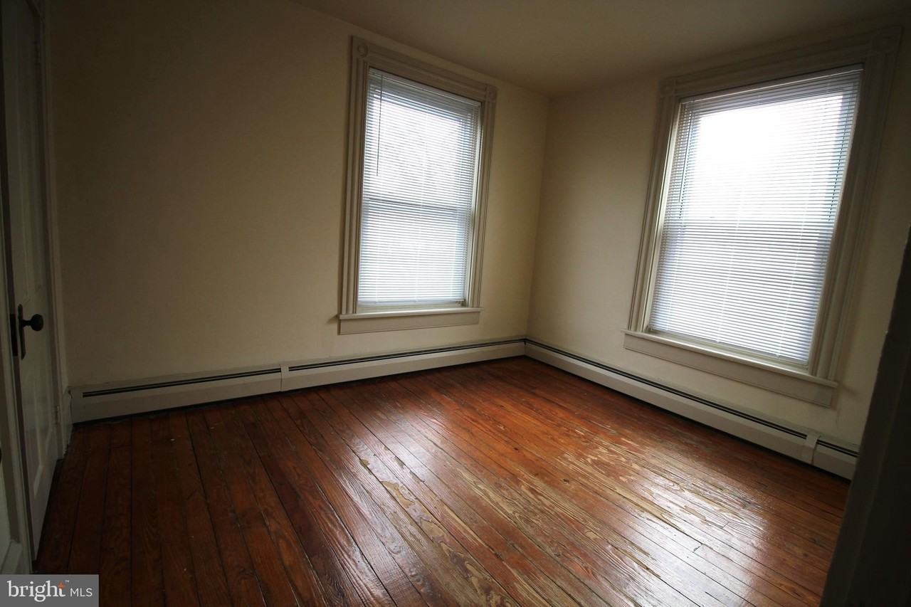 254 S Railroad Ave - Photo 7 of 11