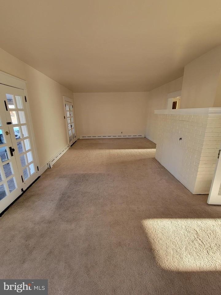 317 Brower Ave - Photo 2 of 15