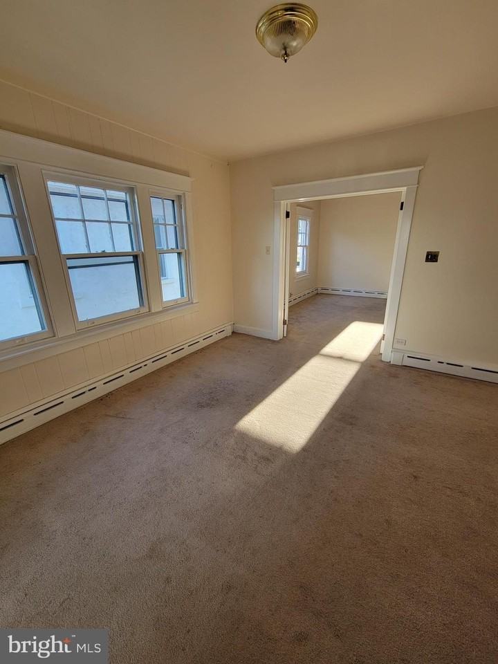 317 Brower Ave - Photo 5 of 15