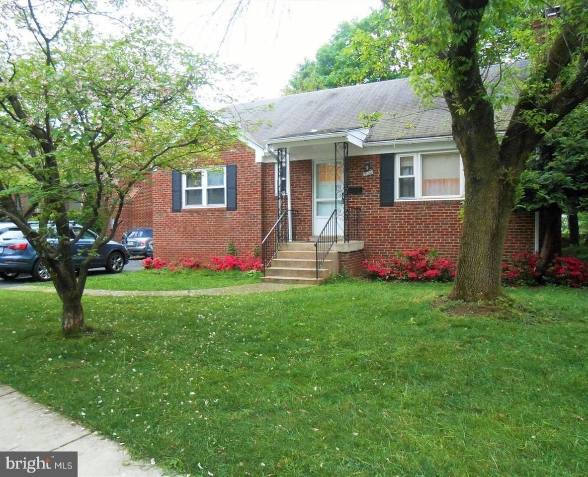 5100 10th Street North - Photo 2 of 21