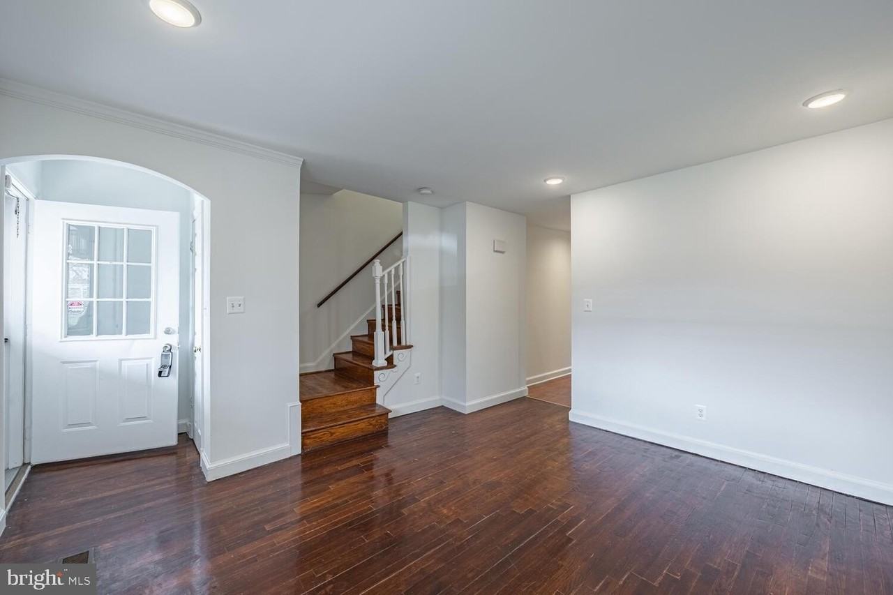 156 Wesmond Drive - Photo 4 of 34