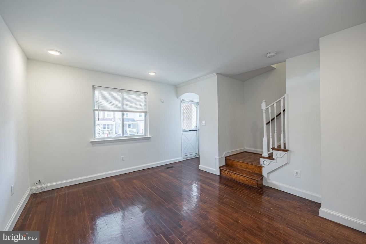 156 Wesmond Drive - Photo 5 of 34