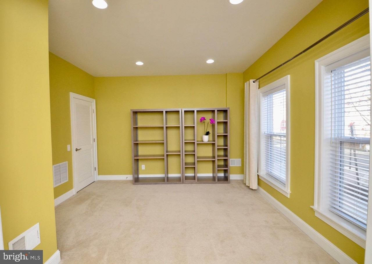 3053 Waterloo Lane - Photo 5 of 38