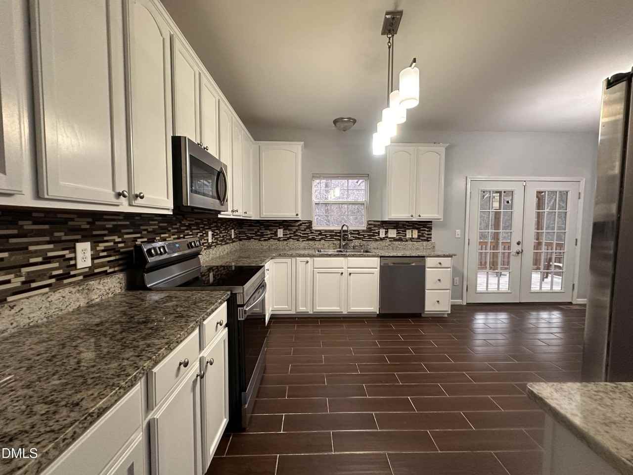 1220 Arbor Greene Dr - Photo 3 of 17