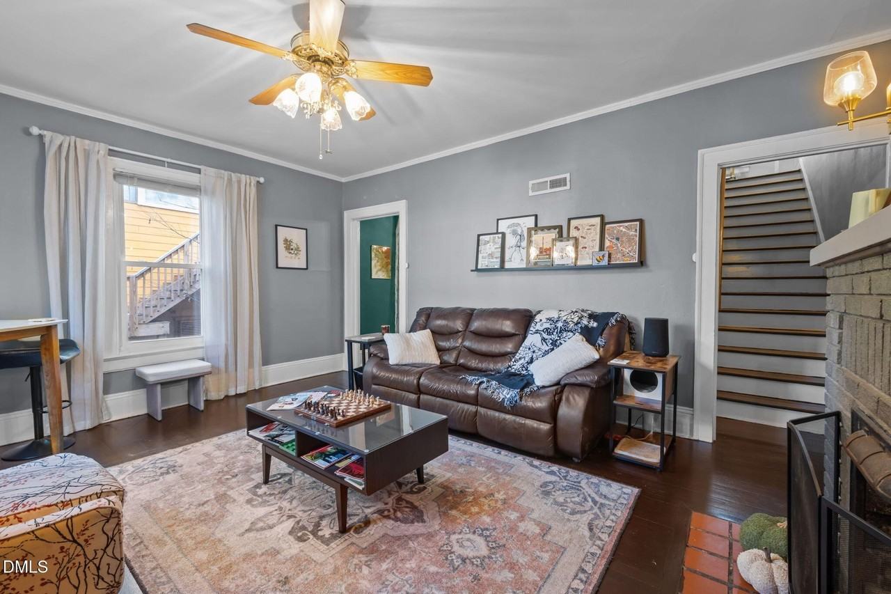 813 Arnette Ave - Photo 4 of 31