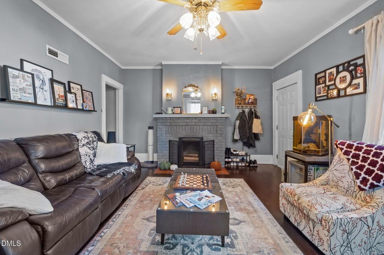 813 Arnette Ave - Photo 5 of 31