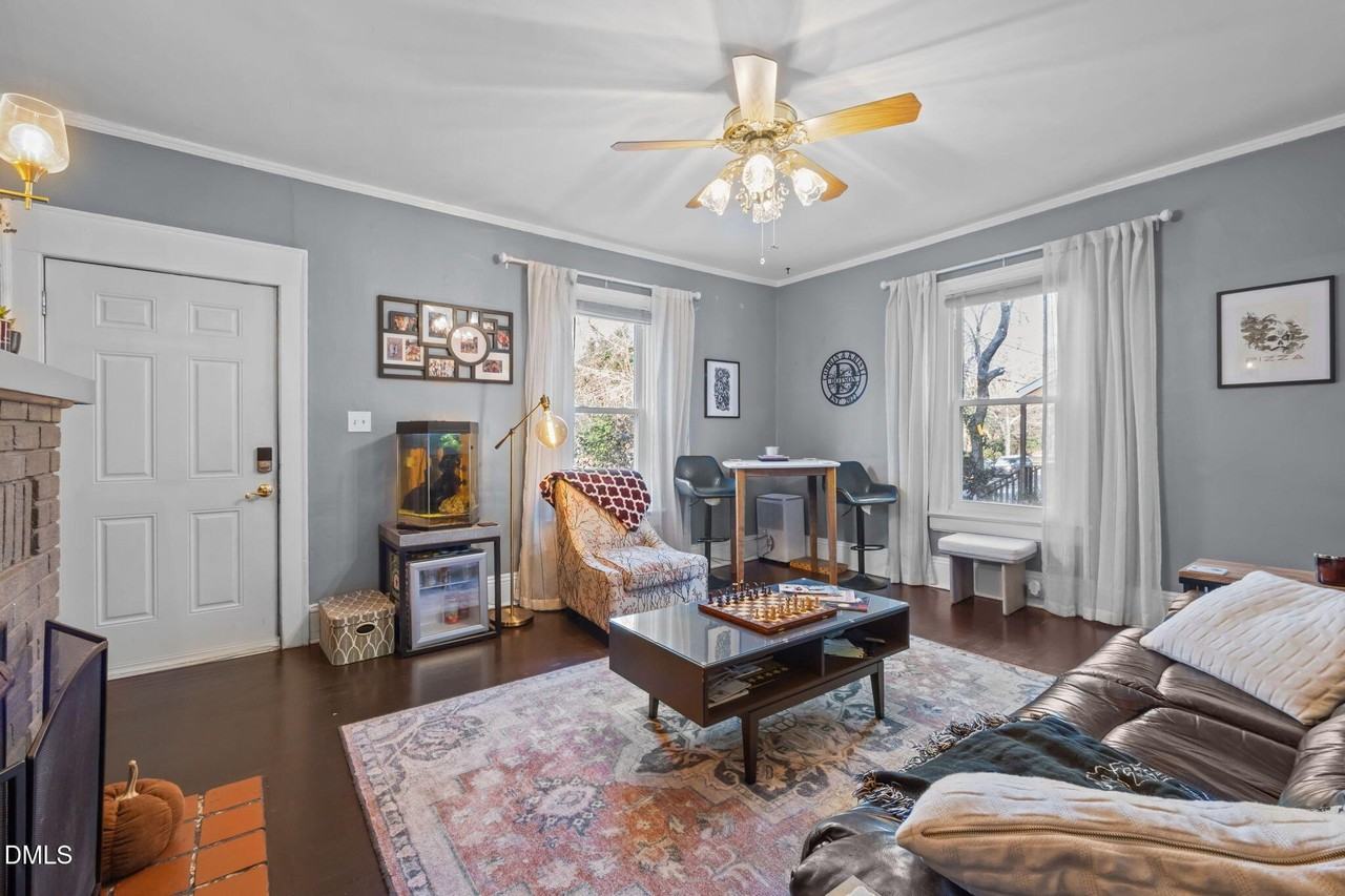 813 Arnette Ave - Photo 7 of 31