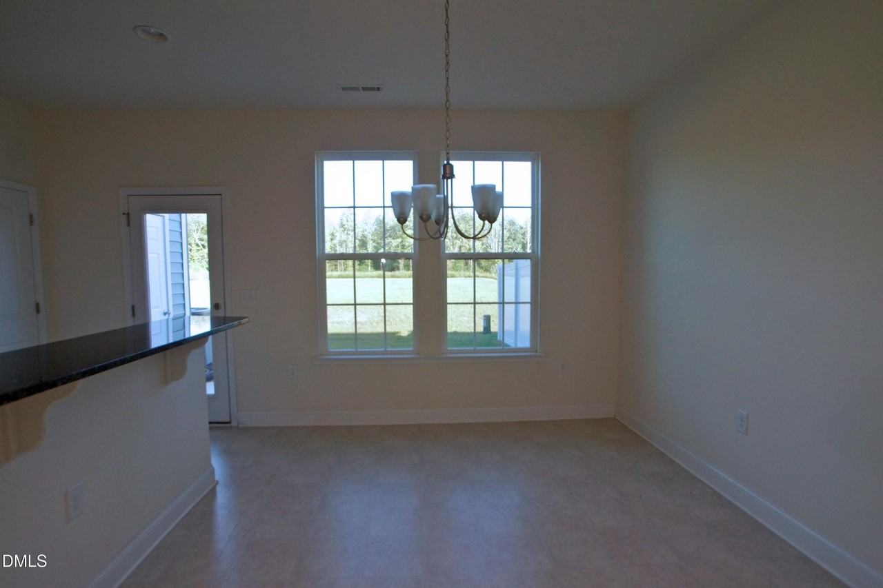 135 Polaris Ave - Photo 6 of 24
